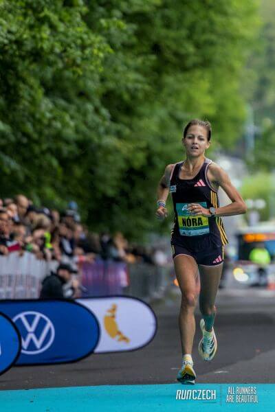Hobbitól a világbajnokságig – Szabó Nóra a maratoni futás országos csúcstartója